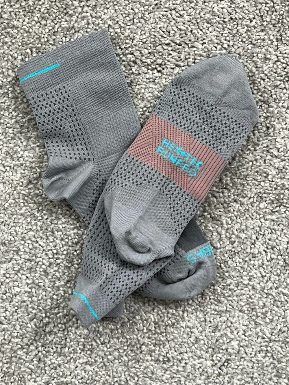 NWOT Bombas Gray Athletic Socks with Teal Accents in Medium